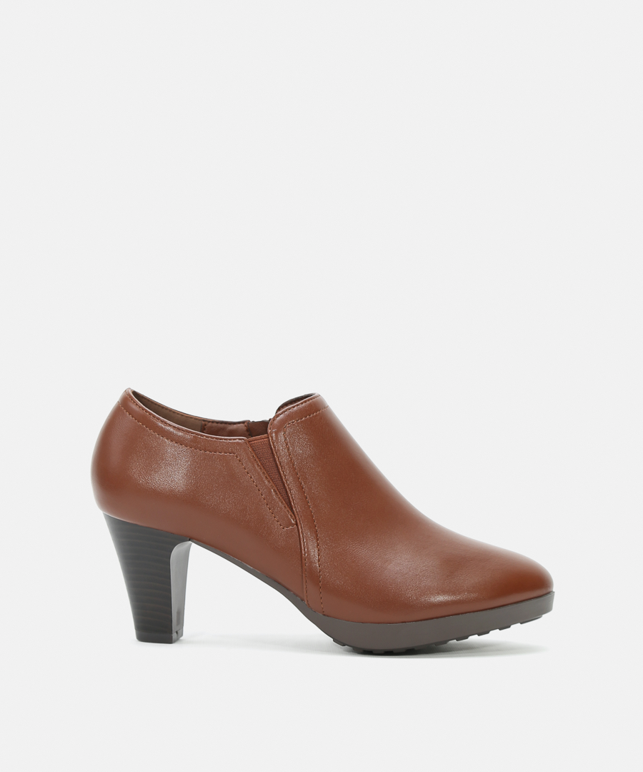 Zapatos tobilleros tac&oacute;n ancho image number null